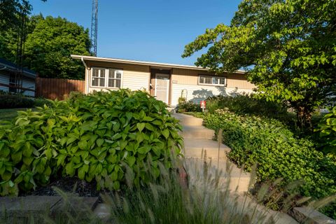 Tiny photo for 1000 Berkley Road, Lafayette, IN 47904 (MLS # 202536895)