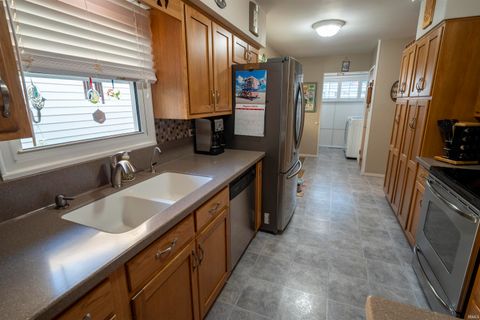 Tiny photo for 1000 Berkley Road, Lafayette, IN 47904 (MLS # 202536895)