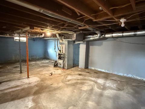 Tiny photo for 917 W Jackson Street, Kokomo, IN 46901 (MLS # 202549458)