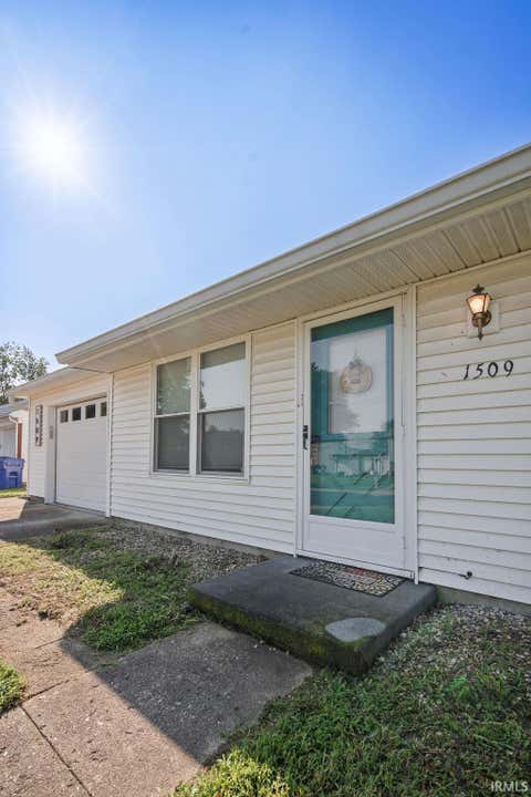 Tiny photo for 1509 Maplewood Drive, Kokomo, IN 46902 (MLS # 202634439)