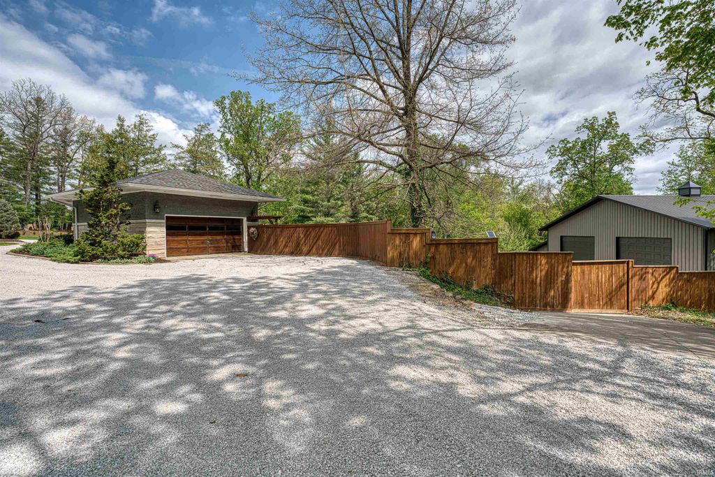 Photo of 4201 Jennings Lane, Evansville, IN 47720 (MLS # 202613620)