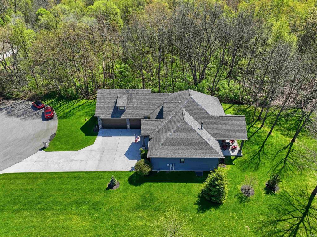 Photo of 12044 Secluded Trail, Granger, IN 46530 (MLS # 202615312)
