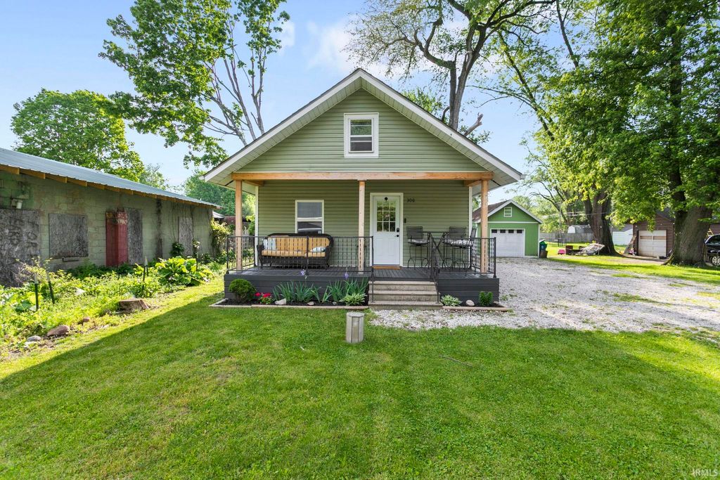 Photo of 306 S Apple Road, Osceola, IN 46561 (MLS # 202619227)