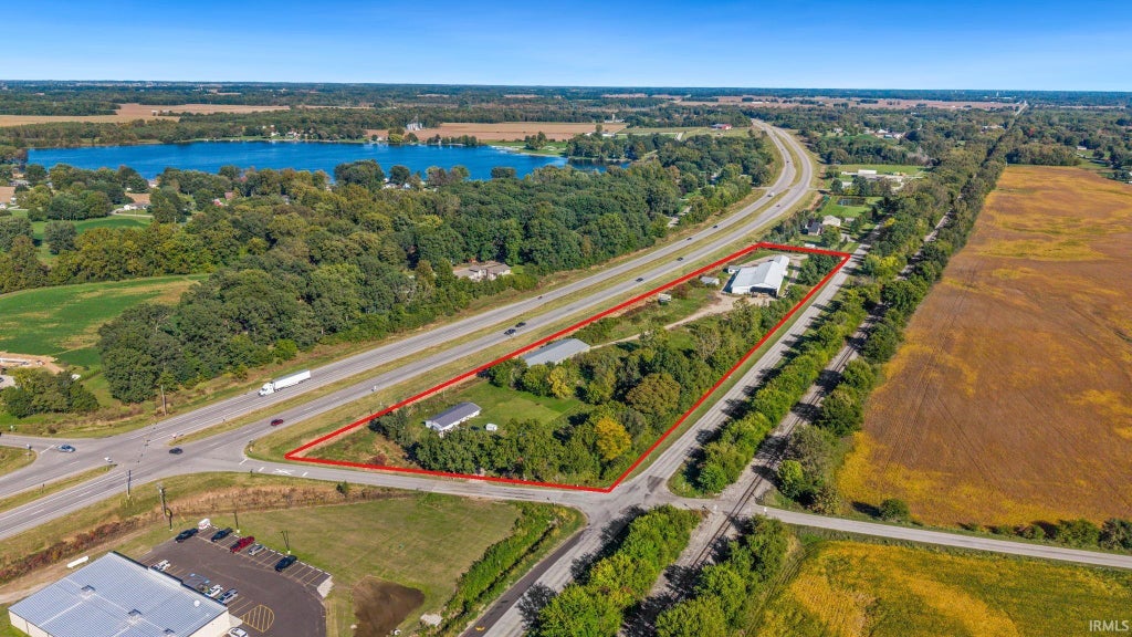 Photo of 7878 W Old Road 30, Warsaw, IN 46580 (MLS # 202644132)