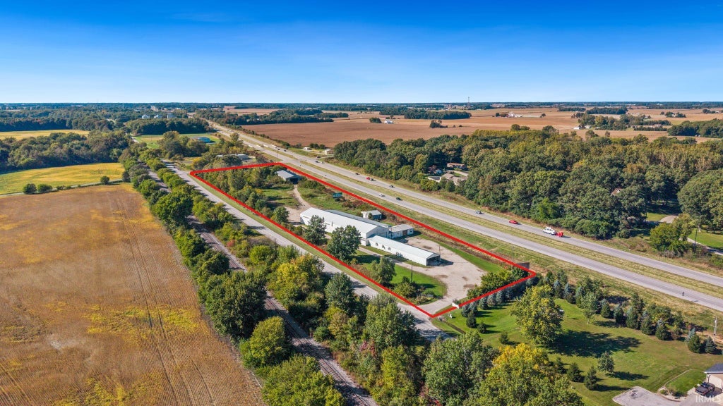 Photo of 7878 W Old Road 30, Warsaw, IN 46580 (MLS # 202644132)