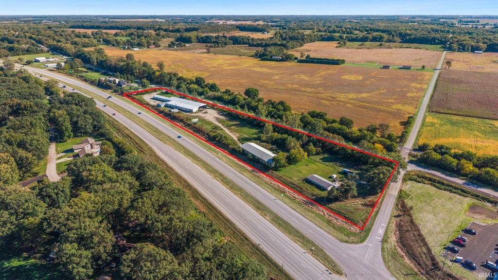 Photo of 7878 W Old Road 30, Warsaw, IN 46580 (MLS # 202644132)