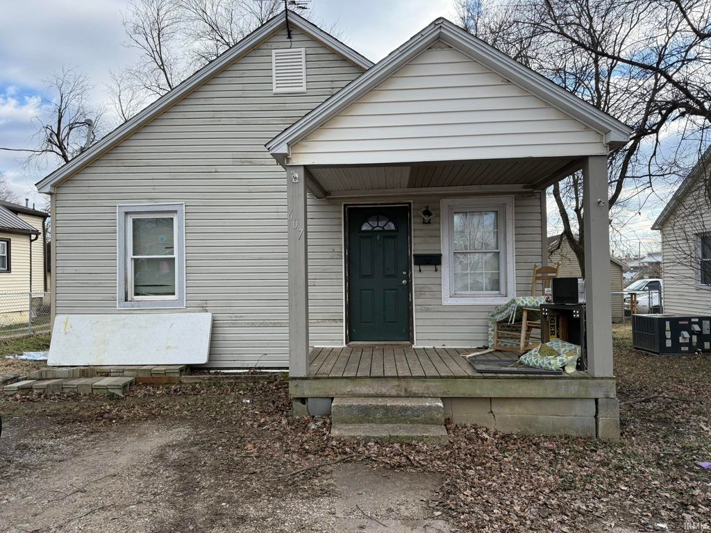 Photo of 607 Short Elm Street, Boonville, IN 47601 (MLS # 202607741)