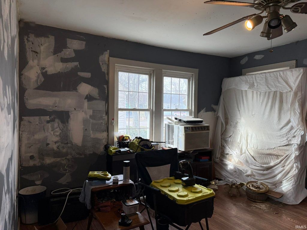 Photo of 607 Short Elm Street, Boonville, IN 47601 (MLS # 202607741)