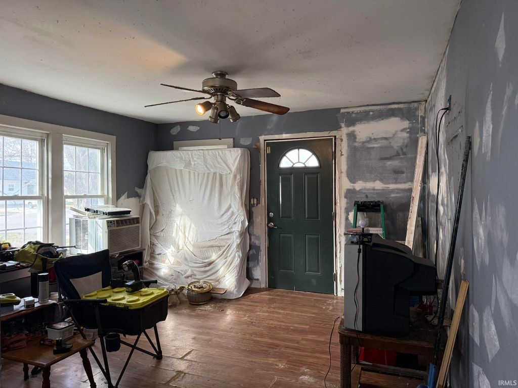 Photo of 607 Short Elm Street, Boonville, IN 47601 (MLS # 202607741)