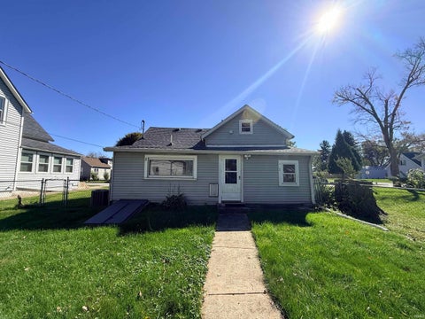 Tiny photo for 208 Rankin Street, Porter, IN 46304 (MLS # 202643321)