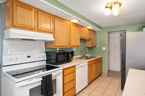 Tiny photo for 231 Nancy Drive, Kokomo, IN 46901 (MLS # 202548145)