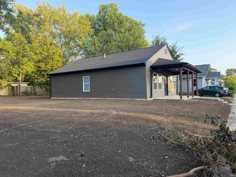 Tiny photo for 1318 N Wabash Street, Kokomo, IN 46901 (MLS # 202638657)