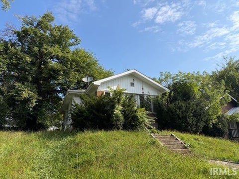Tiny photo for 1919 14th Street, Bedford, IN 47421 (MLS # 202638818)