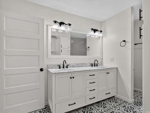 Tiny photo for 680 N Maddux Street, Markle, IN 46770 (MLS # 202635297)