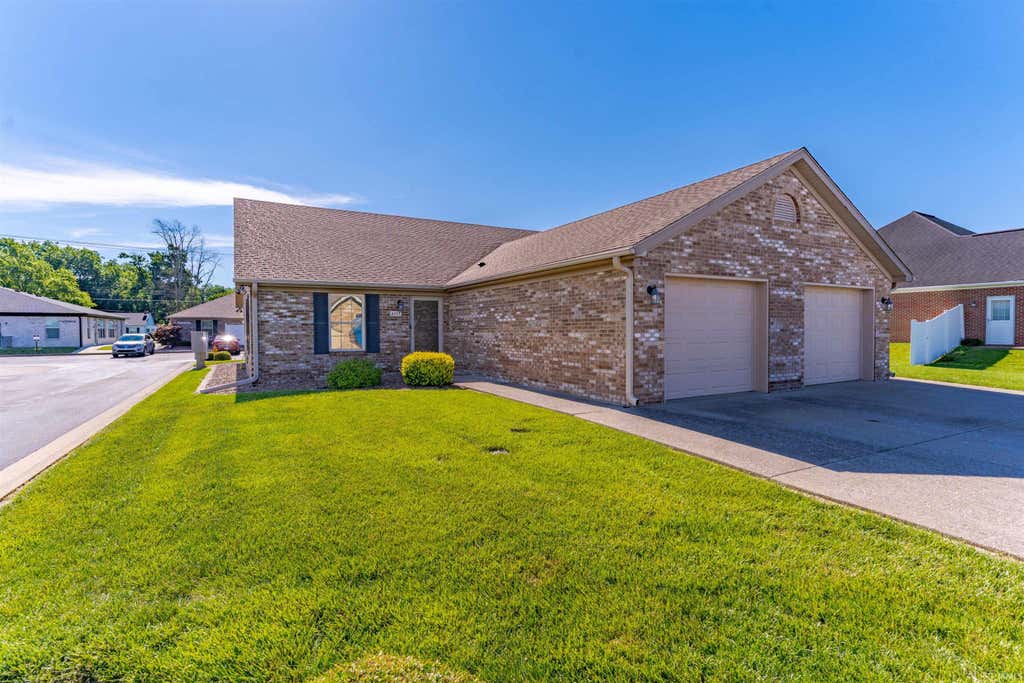Photo of 6127 Porterfield Drive, Evansville, IN 47711 (MLS # 202622715)
