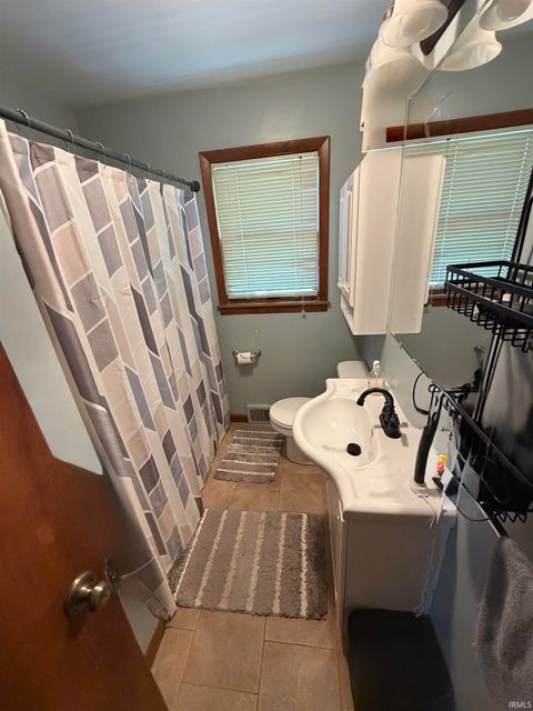 Tiny photo for 2408 E 8th Street, Bloomington, IN 47408 (MLS # 202618561)