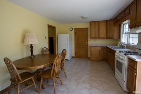 Tiny photo for 2408 E 8th Street, Bloomington, IN 47408 (MLS # 202618561)