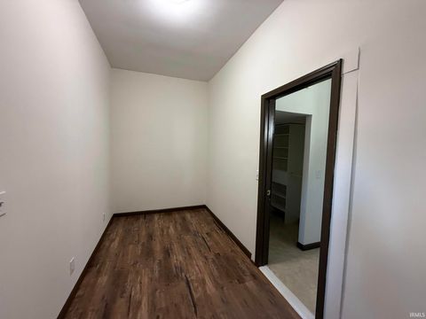 Tiny photo for 1112 W Iowa Street, Evansville, IN 47710 (MLS # 202546675)