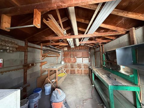 Tiny photo for 1112 W Iowa Street, Evansville, IN 47710 (MLS # 202546675)