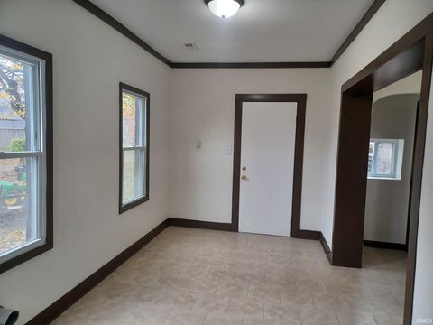 Tiny photo for 1112 W Iowa Street, Evansville, IN 47710 (MLS # 202546675)