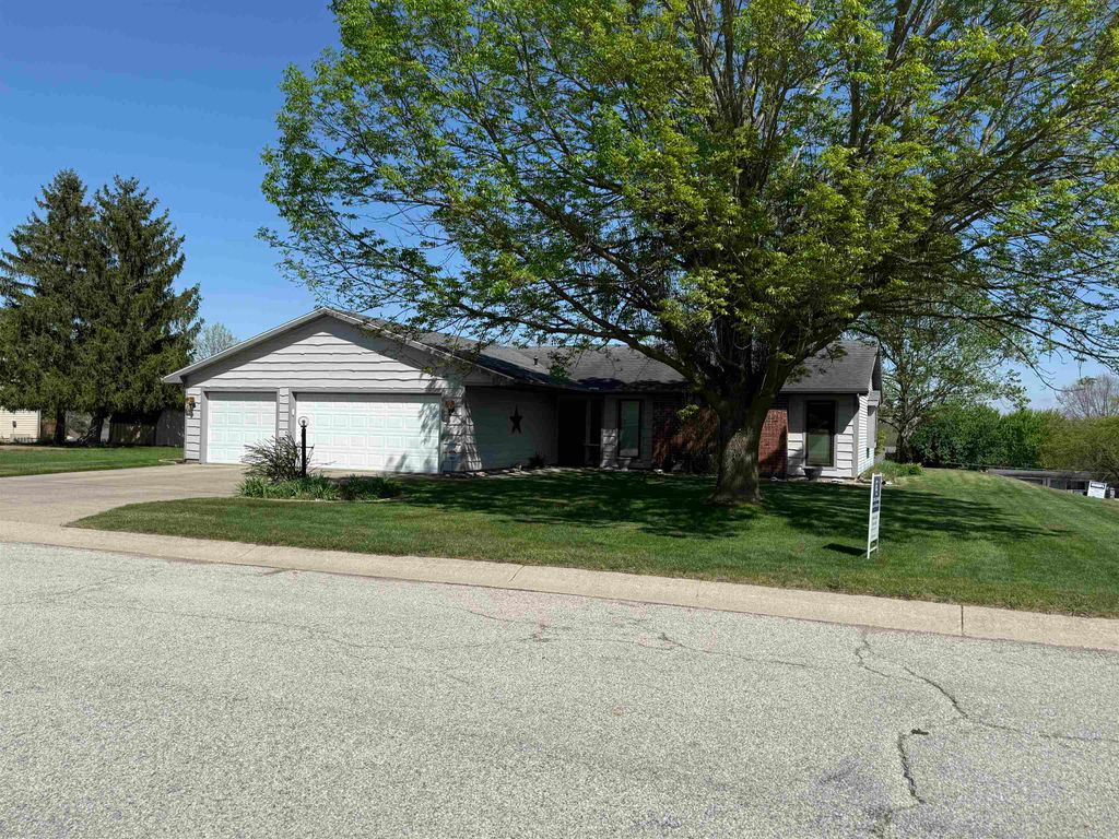 Photo of 621 Nancyk Crossing, Roanoke, IN 46783 (MLS # 202607118)