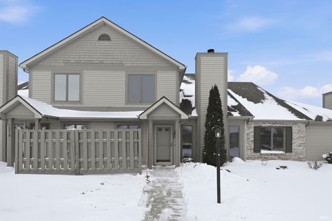 Photo of 7883 Harrisburg Lane, Fort Wayne, IN 46835 (MLS # 202603083)