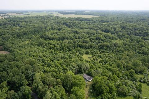 Photo of 1233 N Mexico Road, Peru, IN 46970 (MLS # 202522218)