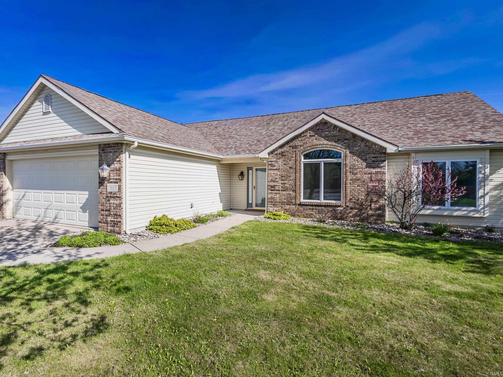 Photo of 7825 G Antony Drive, Fort Wayne, IN 46818 (MLS # 202613875)