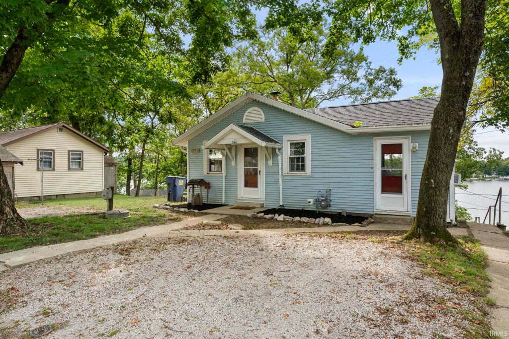 Photo of 11910 W Breezy Point Drive, Monticello, IN 47960 (MLS # 202640184)