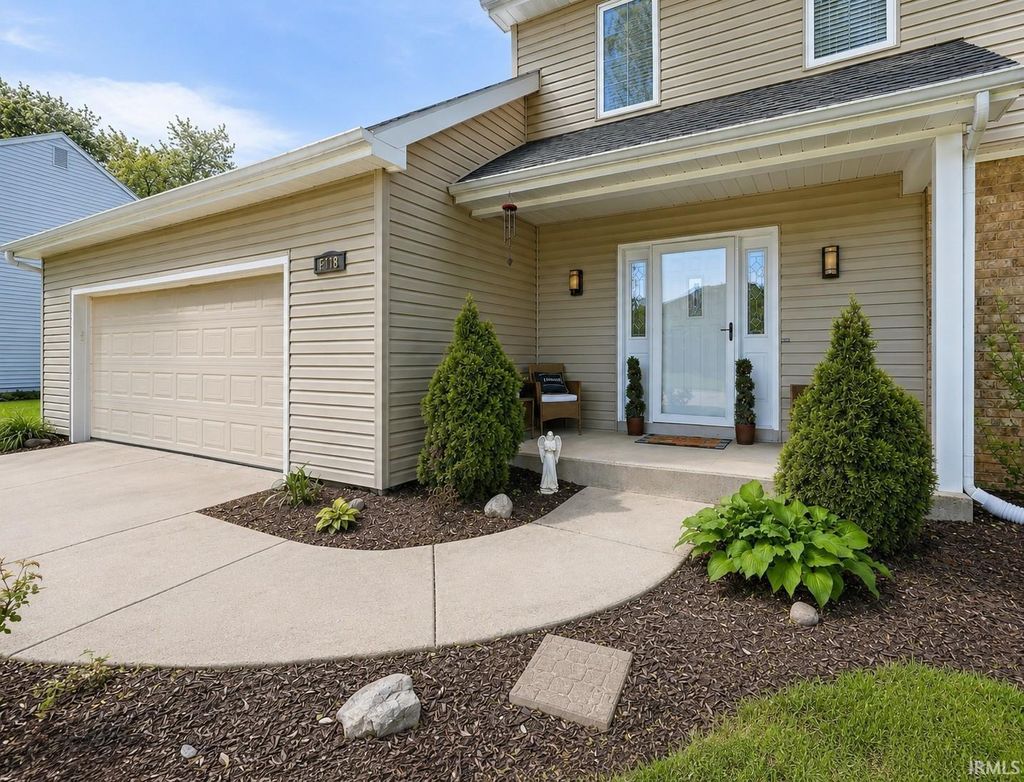 Photo of 5713 Kinlock Place, Fort Wayne, IN 46835 (MLS # 202618095)