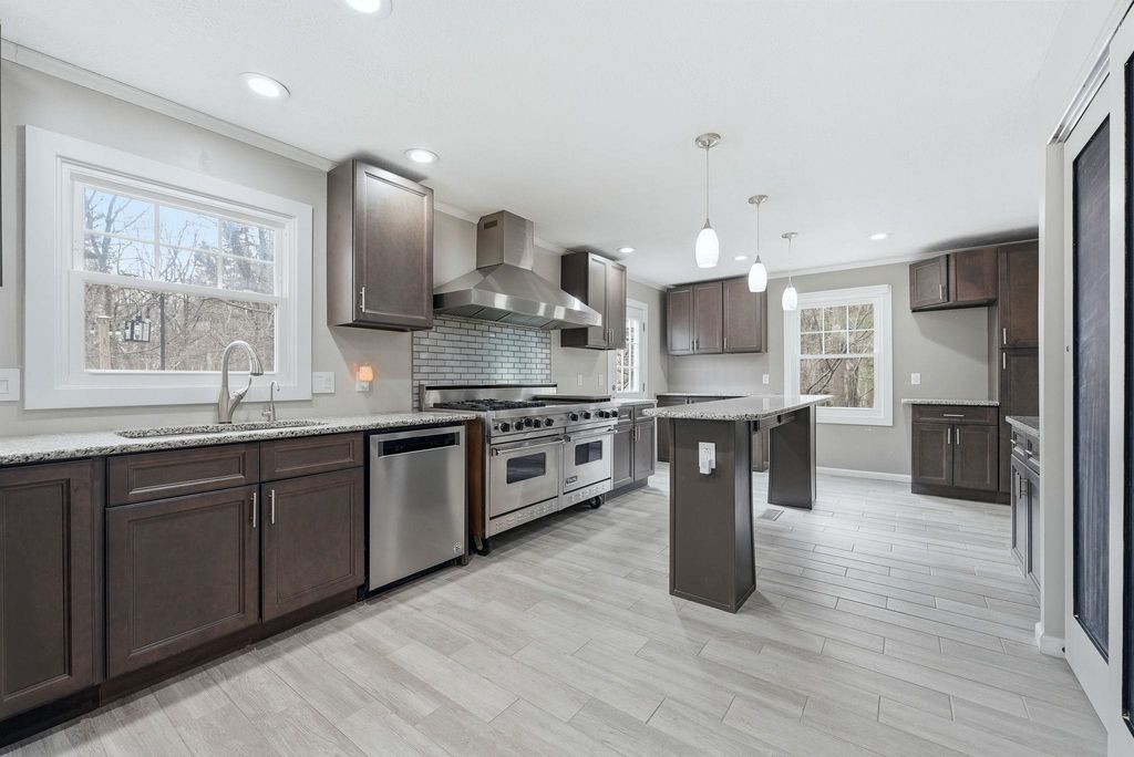 Photo of 2018 Belmont Court, Mishawaka, IN 46544 (MLS # 202608732)