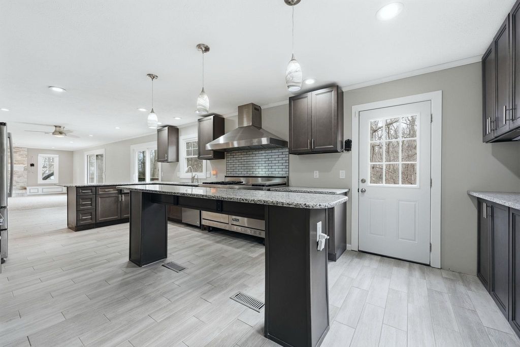 Photo of 2018 Belmont Court, Mishawaka, IN 46544 (MLS # 202608732)