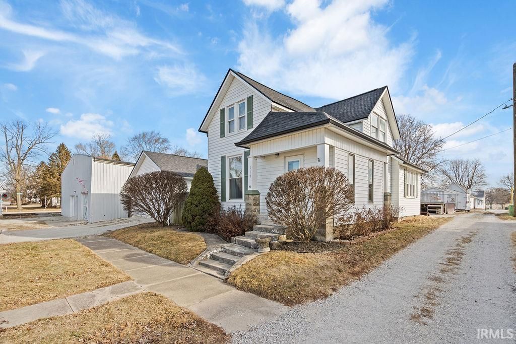 Photo of 218 N HOWARD Street, Greentown, IN 46936 (MLS # 202602752)