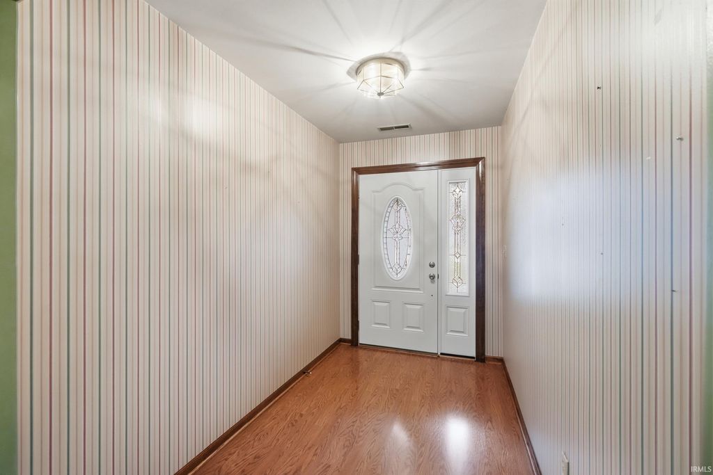 Photo of 1011 Elm Street, Auburn, IN 46706 (MLS # 202544073)