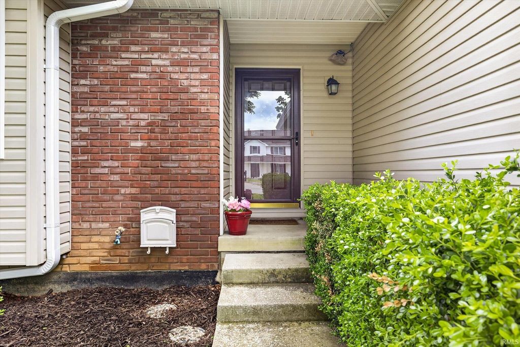Photo of 4589 S Hummingbird Court, Bloomington, IN 47401 (MLS # 202617349)