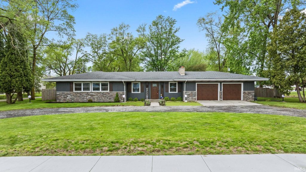 Photo of 14805 amstutz Road, Leo, IN 46765 (MLS # 202617700)