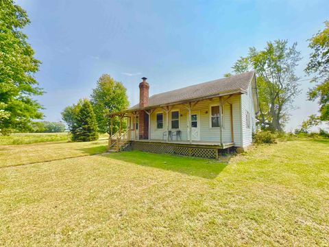Photo of 12581 W 500 N, Flora, IN 46929 (MLS # 202536211)