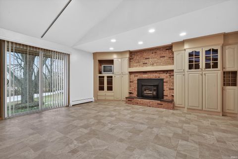 Tiny photo for 1050 N 200 E, Logansport, IN 46947 (MLS # 202548842)