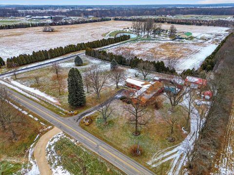 Tiny photo for 1050 N 200 E, Logansport, IN 46947 (MLS # 202548842)