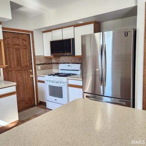 Tiny photo for 1879 E Springfield Drive, Warsaw, IN 46580 (MLS # 202643559)