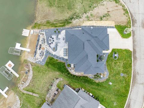 Tiny photo for 155 Lane 282 B Hamilton Lake, Hamilton, IN 46742 (MLS # 202613313)