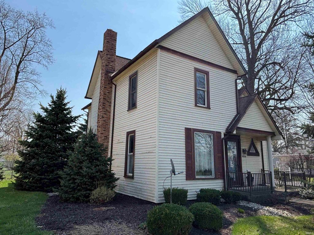 Photo of 929 S Main Street, Bluffton, IN 46714 (MLS # 202610170)