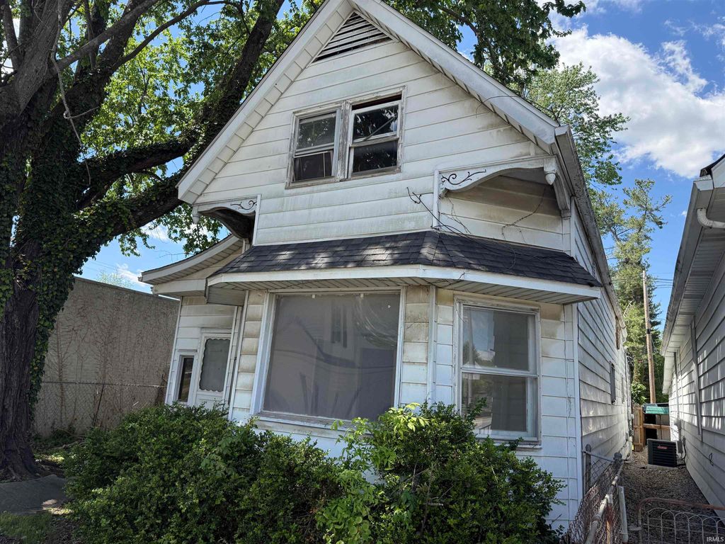 Photo of 304 N Tekoppel Avenue, Evansville, IN 47712 (MLS # 202616030)