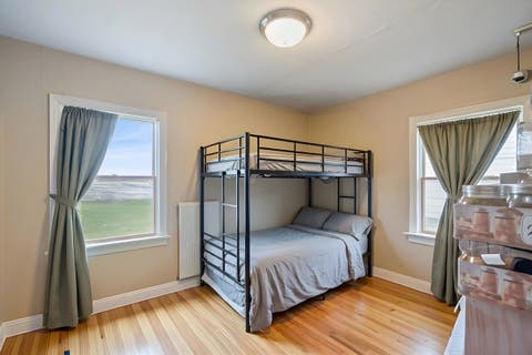 Tiny photo for 5290 N State Road 15 Road, Warsaw, IN 46582 (MLS # 202612254)