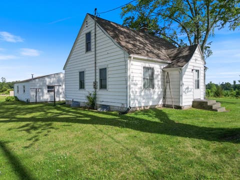 Tiny photo for 5290 N State Road 15 Road, Warsaw, IN 46582 (MLS # 202612254)