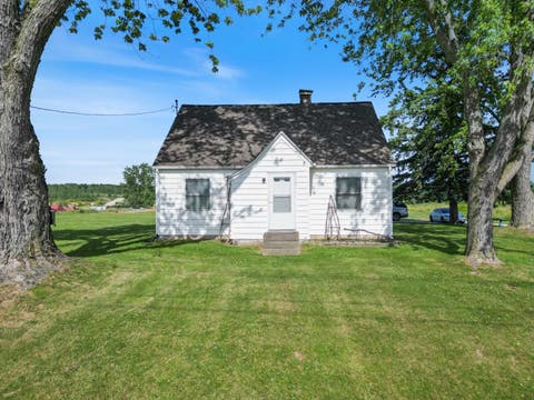 Tiny photo for 5290 N State Road 15 Road, Warsaw, IN 46582 (MLS # 202612254)