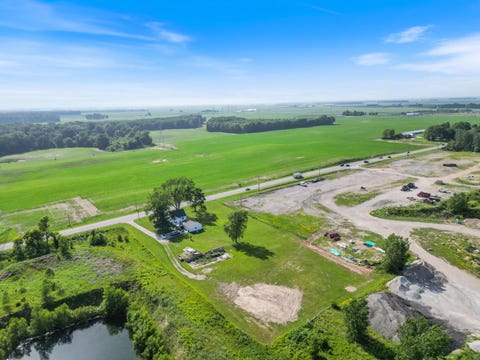 Tiny photo for 5290 N State Road 15 Road, Warsaw, IN 46582 (MLS # 202612254)