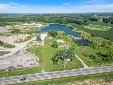 Tiny photo for 5290 N State Road 15 Road, Warsaw, IN 46582 (MLS # 202612254)
