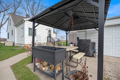 Tiny photo for 5290 N State Road 15 Road, Warsaw, IN 46582 (MLS # 202612254)