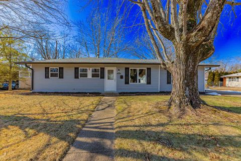 Photo of 4806 Stratford Road, Evansville, IN 47710 (MLS # 202604665)
